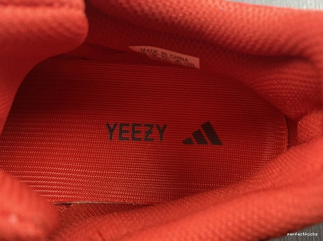 Red 700 Yeezy HQ6979 Hi-Res Adidas Boost 0815